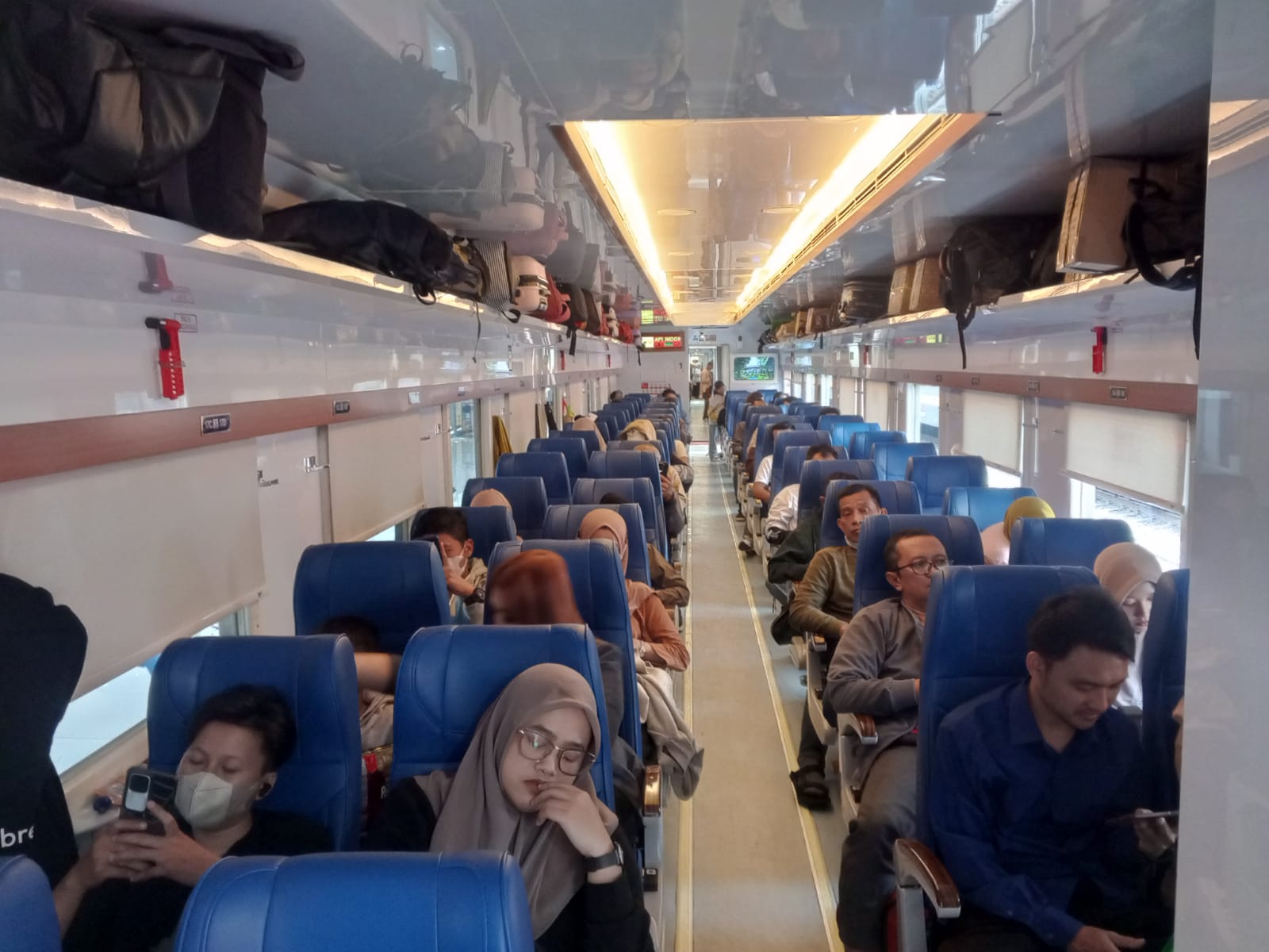 Stasiun Integrasi Bekasi Catat Rekor Keberangkatan Penumpang Kereta Jarak Jauh Tertinggi di Angkutan Lebaran 2025