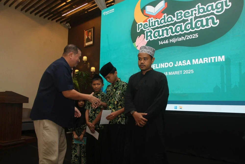 Kepedulian di Bulan Ramadhan: IPC TPK Bagikan 950 Paket Sembako