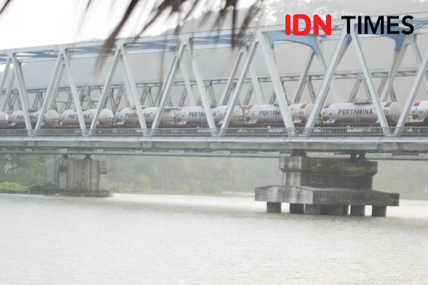 KAI Daop 5 Angkut 21 Ribu Ton Avtur ke YIA, Pastikan Penerbangan Lancar Selama Lebaran 2025