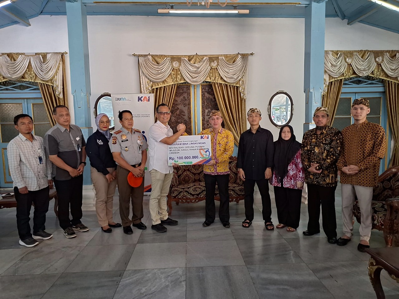 KAI Daop 3 Dukung Pelestarian Warisan Leluhur, Keraton Kanoman Terima Dana CSR