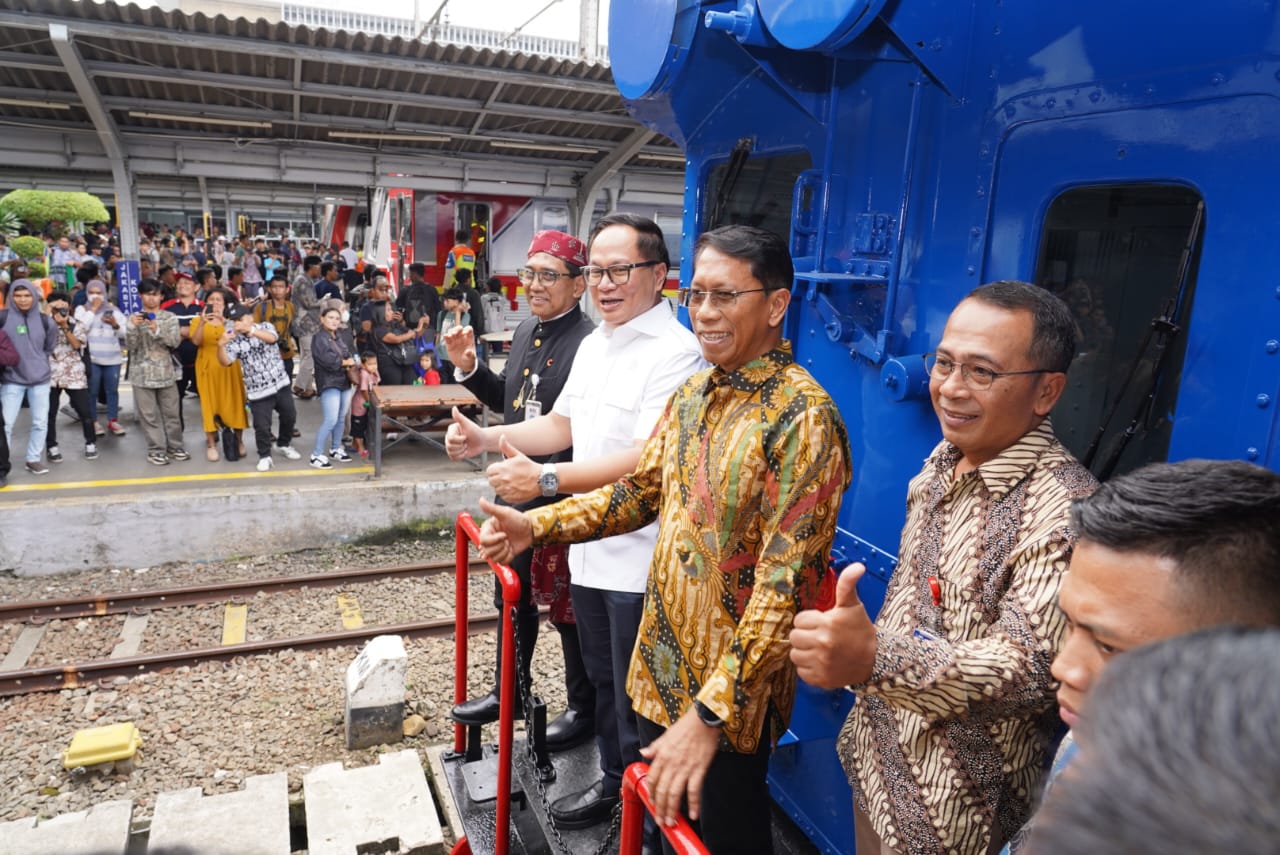 (VIDEO) 100 Tahun KAI KRL Berkelanjutan, Generasi Muda Rayakan Inovasi Hijau