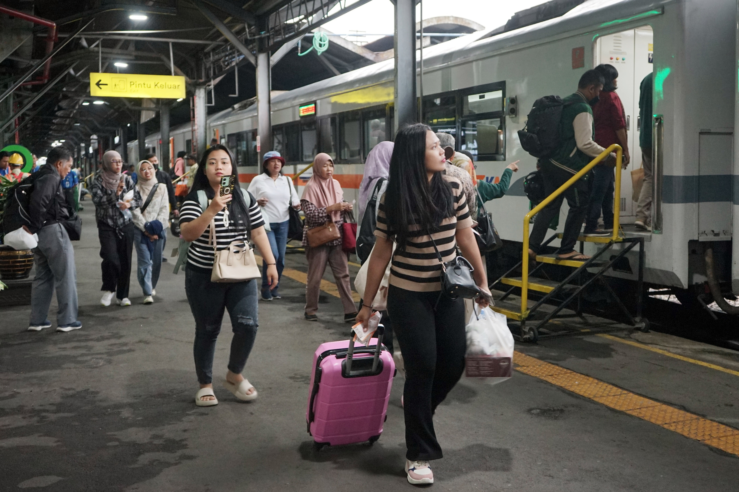 KAI Siapkan KA Anjasmoro dan Tambah Kursi di Semarang