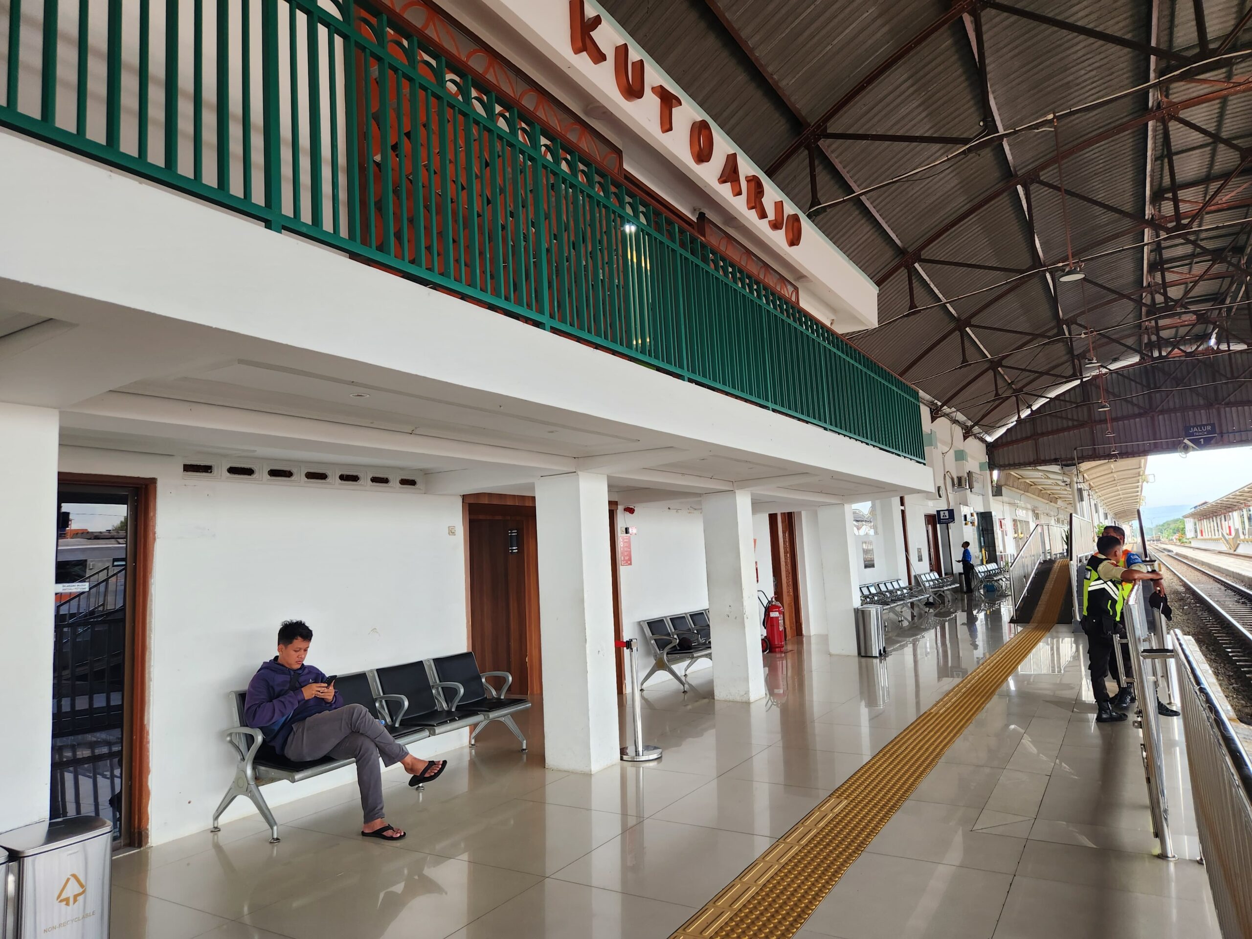(Foto) Kapasitas Kereta Kutoarjo Bertambah Sambut Libur Kenaikan